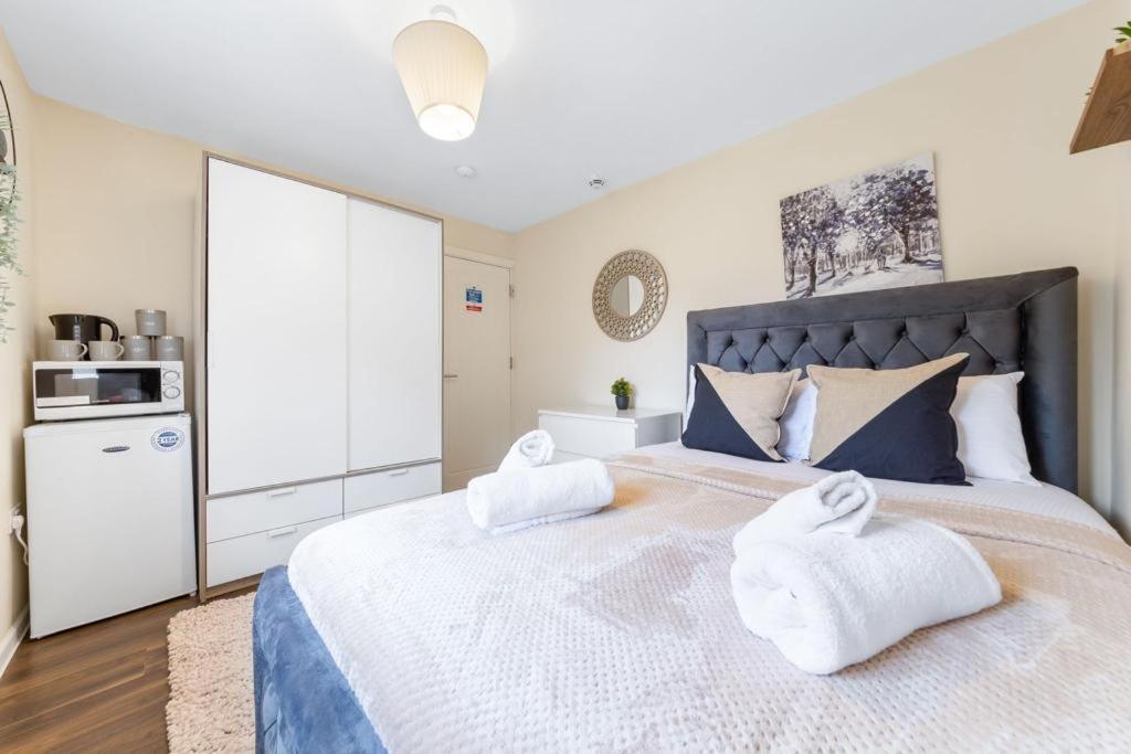 Isleworth Suites - Tw7 Zewnętrze zdjęcie
