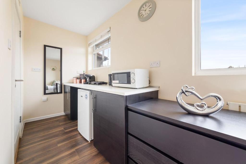 Isleworth Suites - Tw7 Zewnętrze zdjęcie