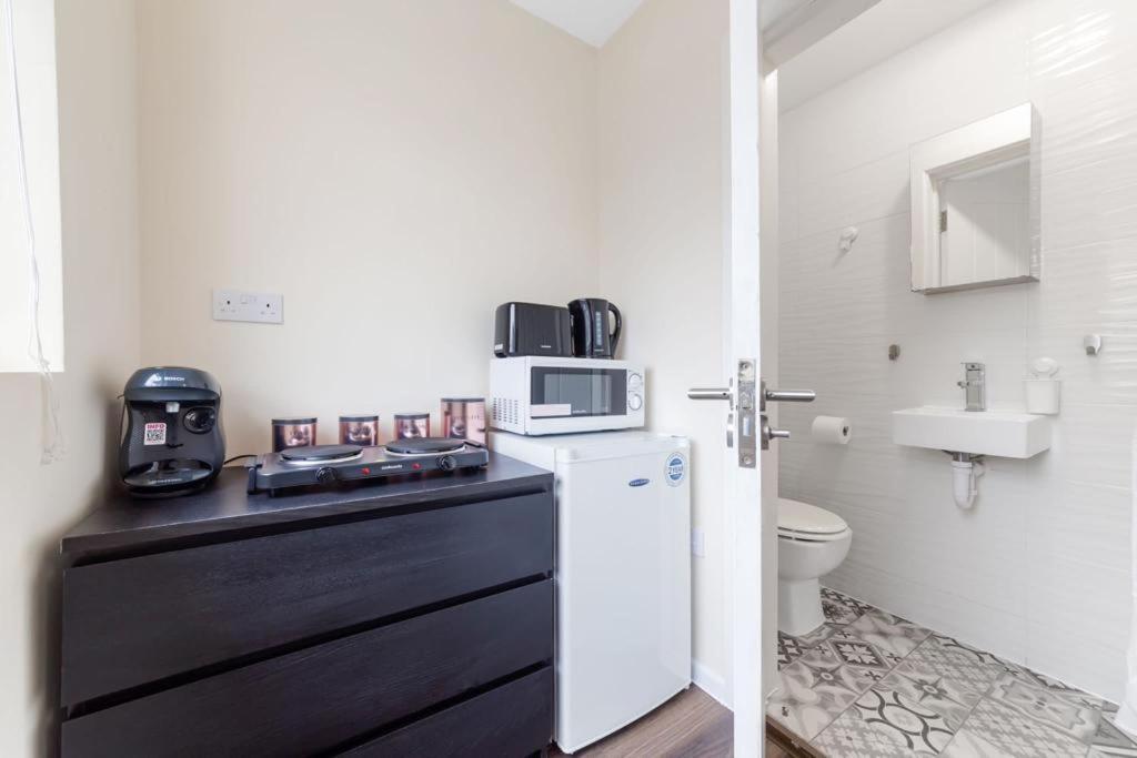 Isleworth Suites - Tw7 Zewnętrze zdjęcie