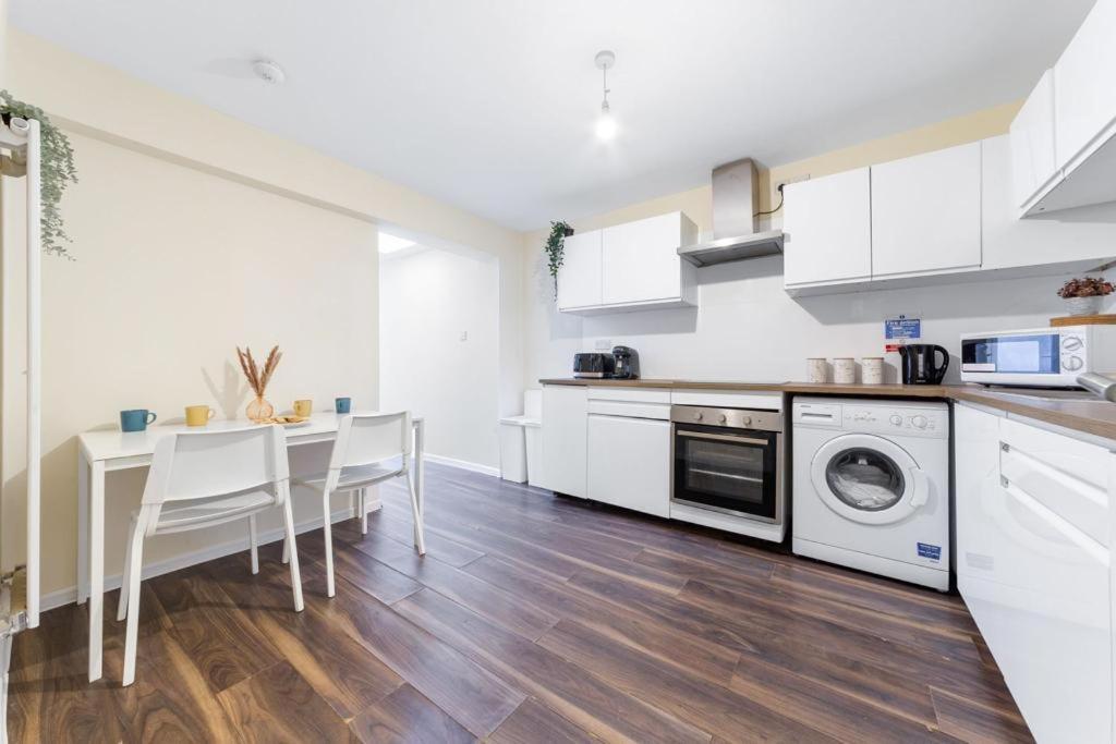 Isleworth Suites - Tw7 Zewnętrze zdjęcie